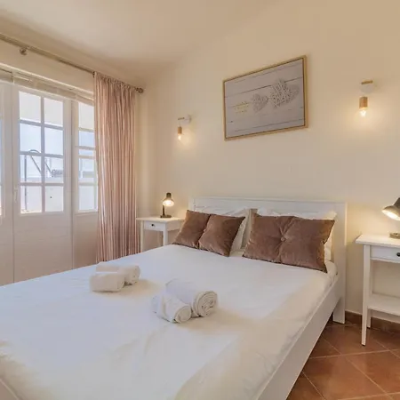 #78 Hillside House With Seaview And Exclusive Pool *